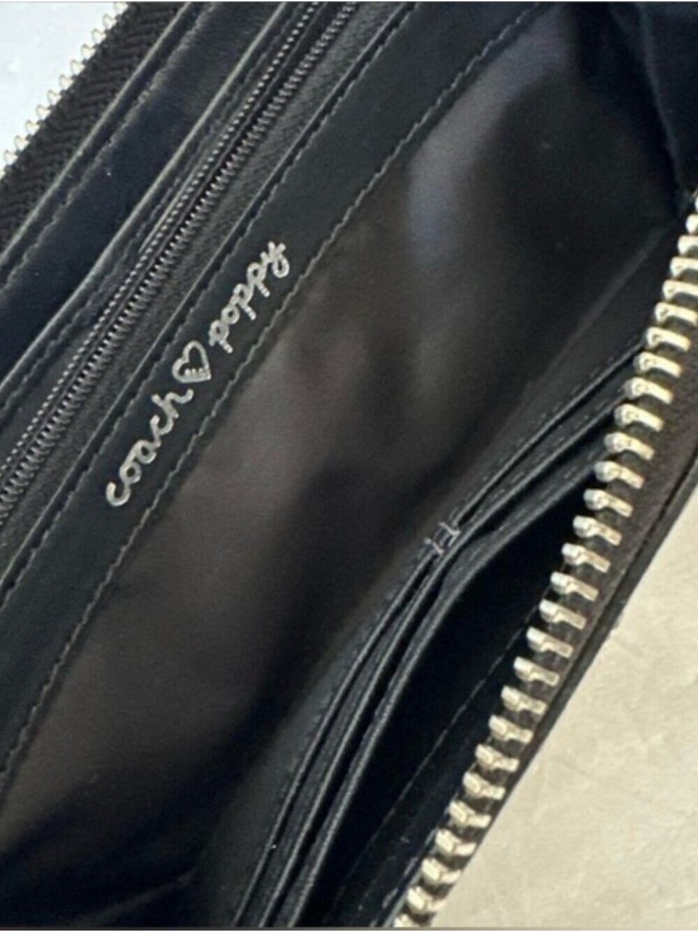 Coach Poppy Zip Wallet EUC - Picture 3 of 3